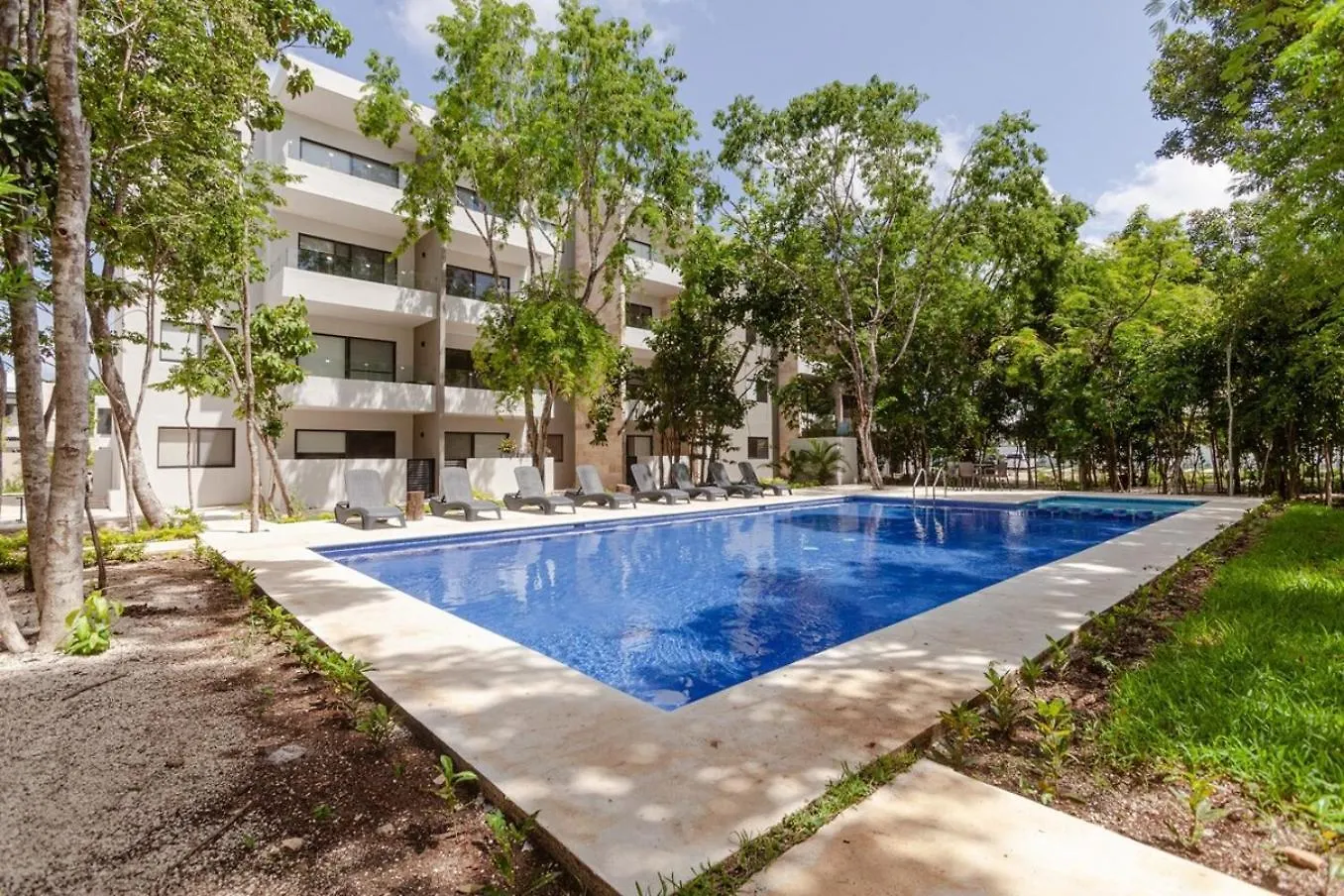 New! Lafrida Condo Style 10 Min To Caribbean! Playa del Carmen Apartment